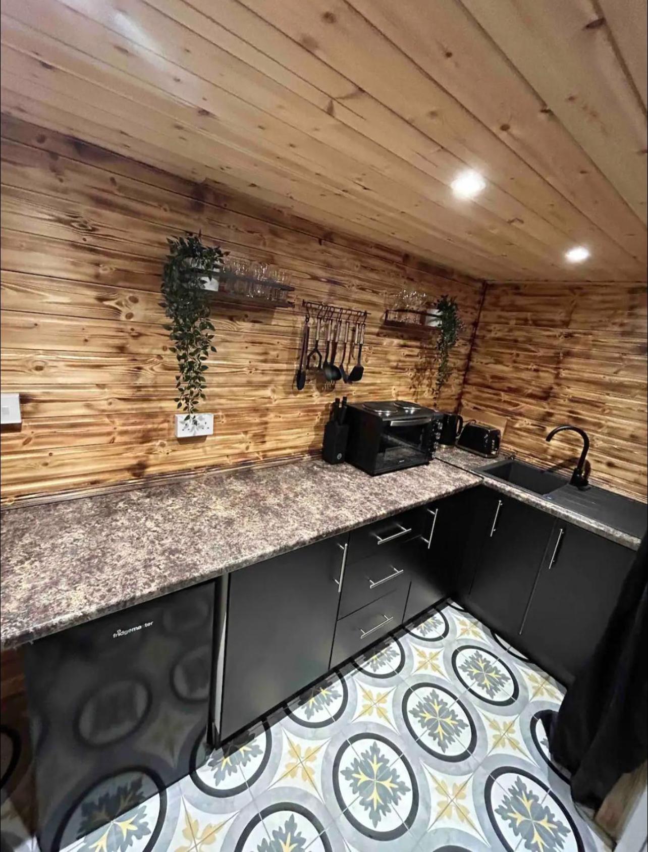 Cozy Cottage With Hot Tub! Cadnam Экстерьер фото